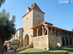 Foto Un Village Médiéval en Gascogne
